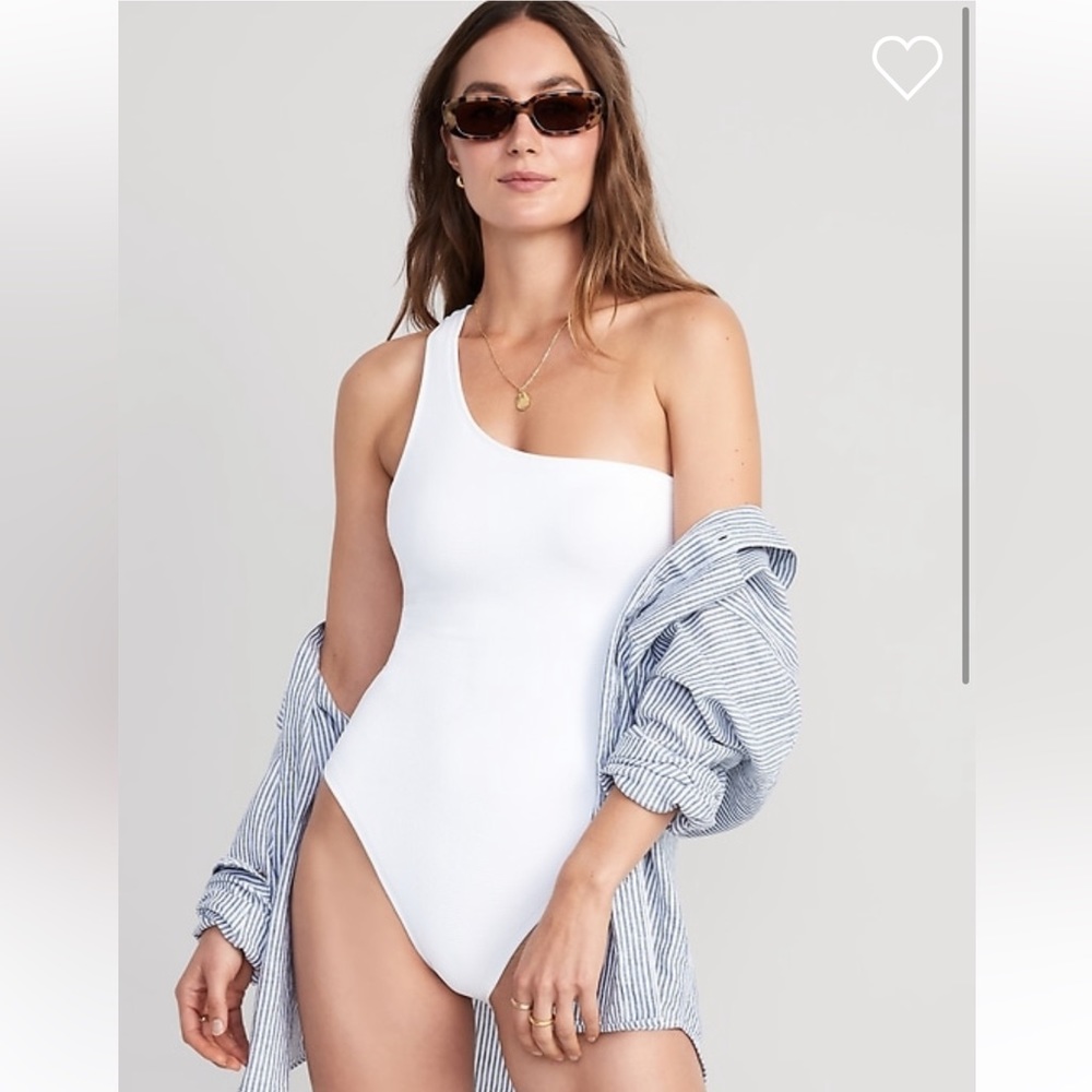 *NWT* White One Shoulder Swimsuit